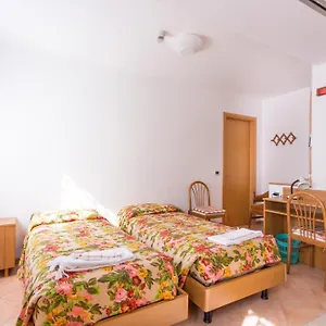 https://villa-tabor.hotelinveneto.com